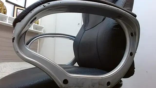 Freechat SantiagoRusso18 on StripChat