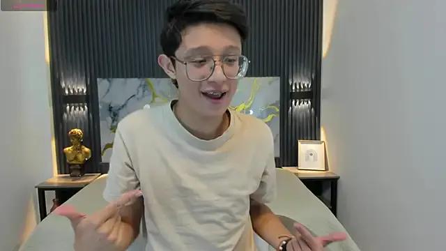 Freechat SantiagoRusso18 on StripChat