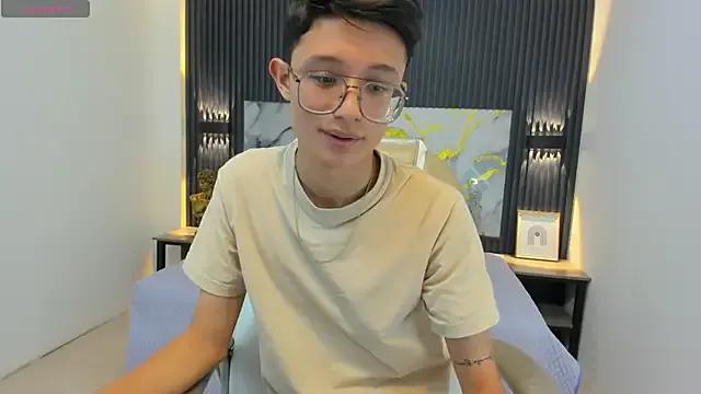 Freechat SantiagoRusso18 on StripChat