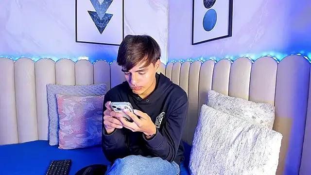 Freechat sweet_petter on StripChat