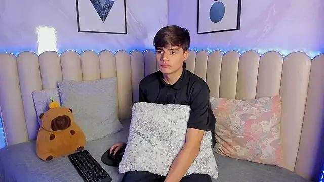 Freechat sweet_petter on StripChat