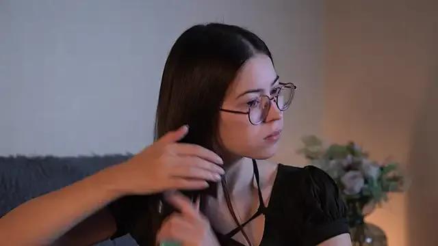 StripChat ywixos is Freechat ywixos — take off my shorts